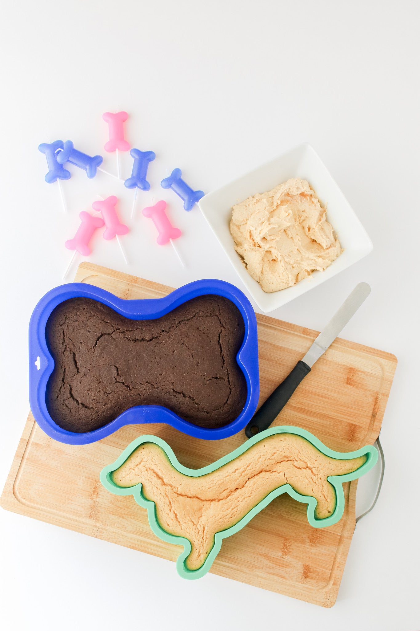 ARTIWARE SET OF 3 Dog Treat Cookie Molds and Spatula: Paw and Bone Food  Grade Silicone Trays Dog Pet Cookie Molds for making Chocolate Candy Cookie